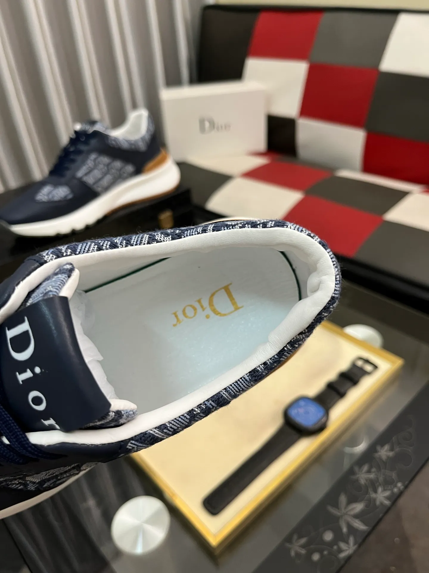 Men's Men's Shoes 💰458⌚️⌚️Dior [Dior] men's casual and trendy shoes are on the market! Strong British fashion style, the upper is made of nubuck leather with printed fabrics, comfortable pigskin lining, and original molded outsole. Designed by European and American masters, the perfect shape creates high quality, super versatile and very comfortable. High-end without losing taste, fashionable and novel! Code number: 38～443️⃣Colors available
